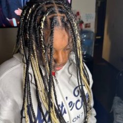 Braids locs and sew ins (Normandy) picture